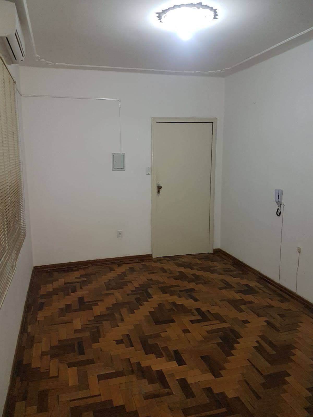 JK / Kitnet AMPLO Cidade Baixa - 1 lance de escada Preço atrativo — foto 8