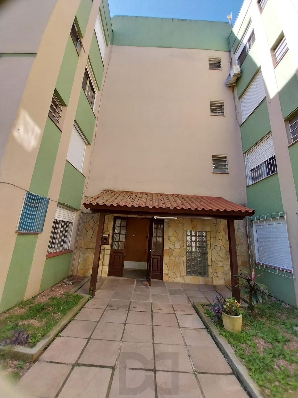 Apto 1D desocupado com BOX no Humaitá P. Alegre, Preço Atrativo — foto 1