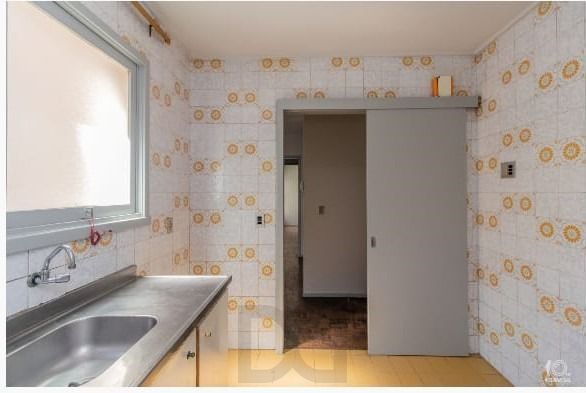 Belo e Amplo apartamento de 2 dormitórios na Cidade Baixa - Preço atrativo. — foto 11