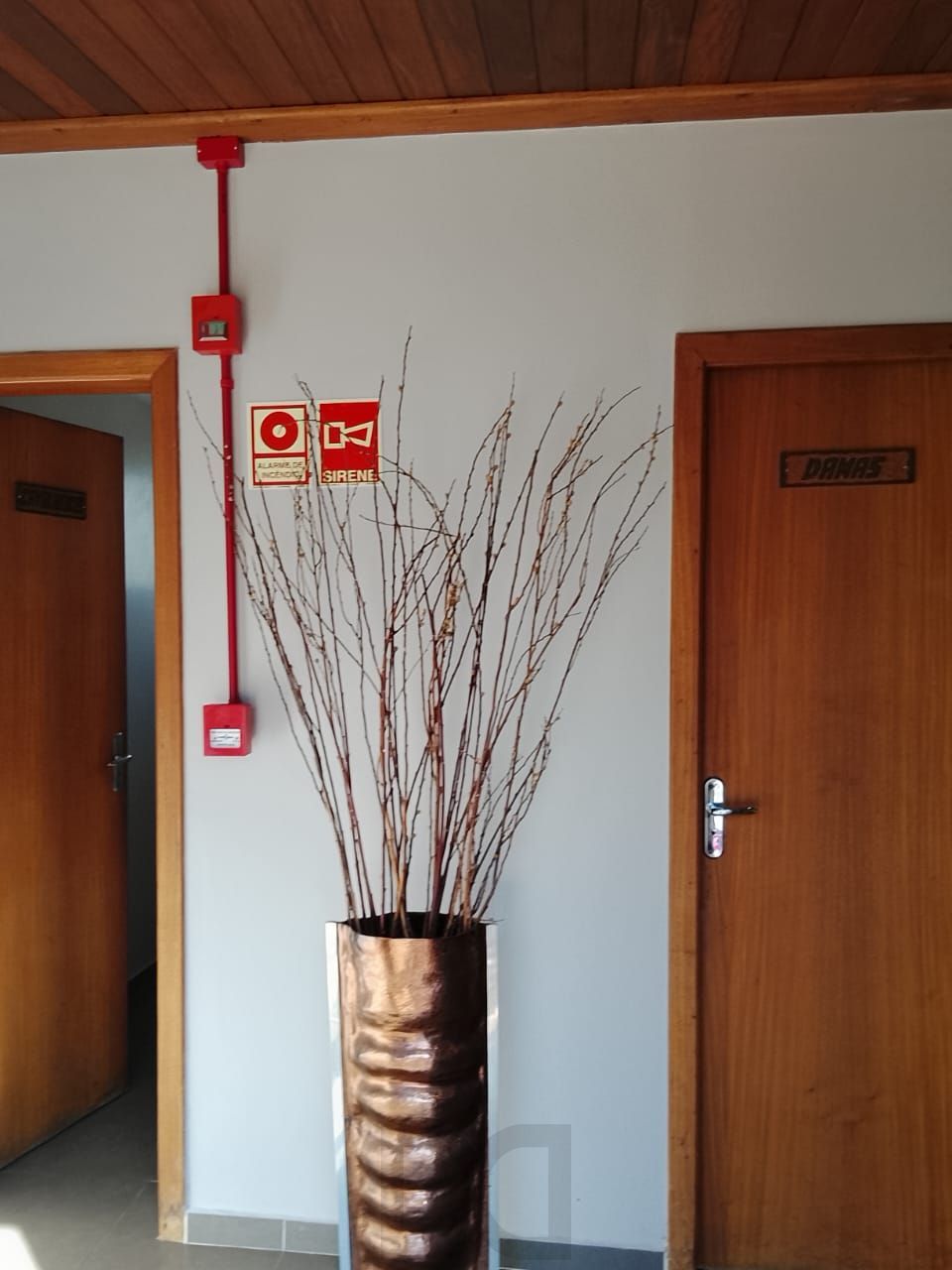Excelente 2D C/Suíte e vaga coberta Três Figueiras - Porto Alegre — foto 10