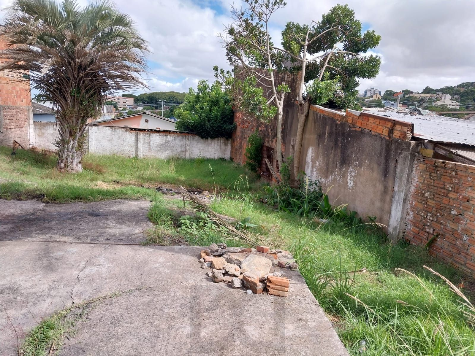 Terreno com EXCLUSIVIDADE, Oportunidade excelente para construir Edifício ou algum comércio! — foto 2