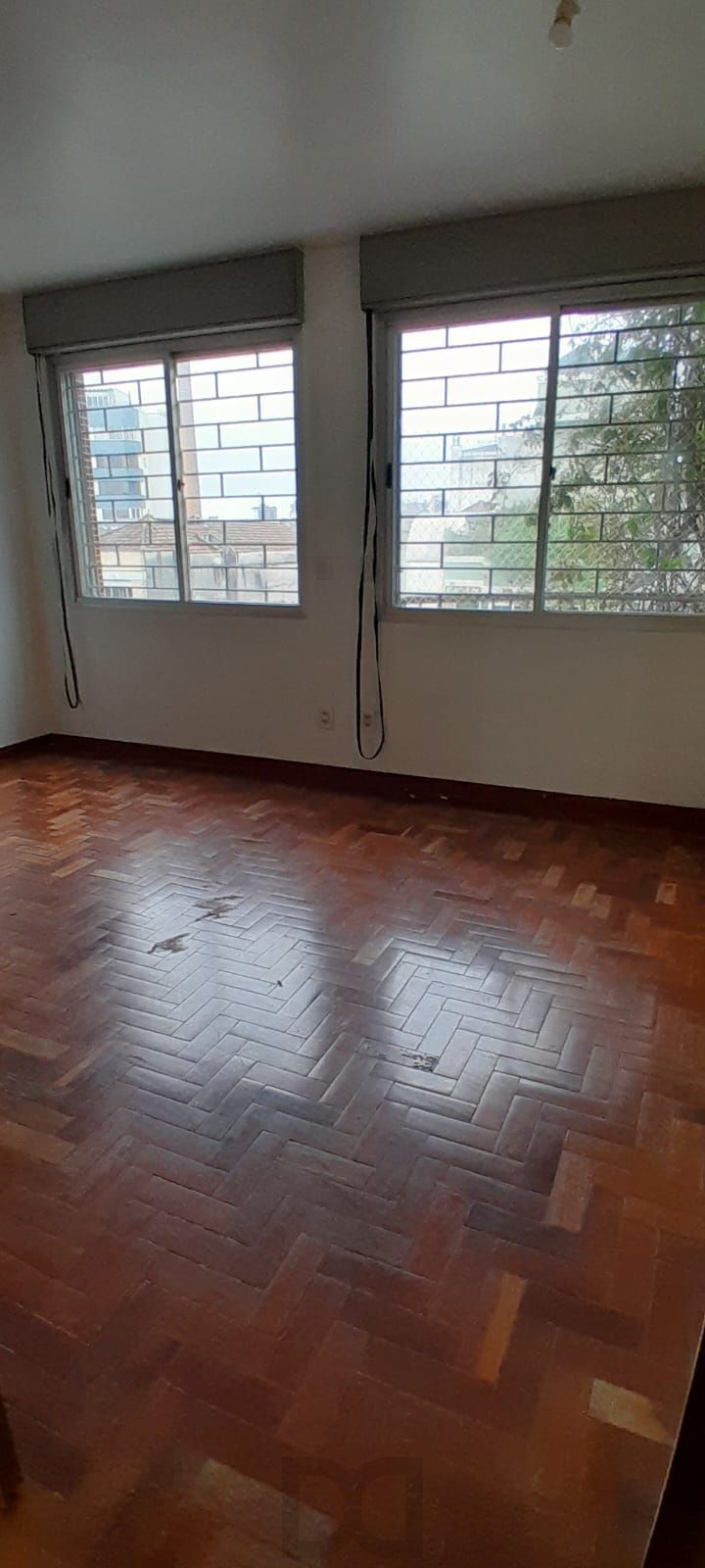 Prédio com 06 apartamentos, 02 Coberturas, com vagas. Bairro Independência. — foto 39