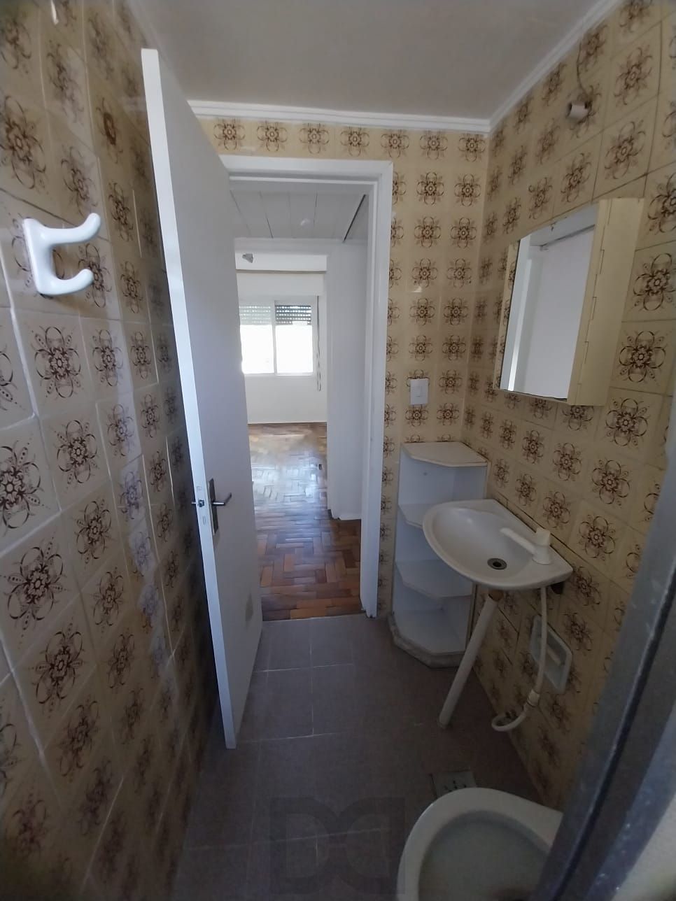 Apto 1D desocupado com BOX no Humaitá P. Alegre, Preço Atrativo — foto 11
