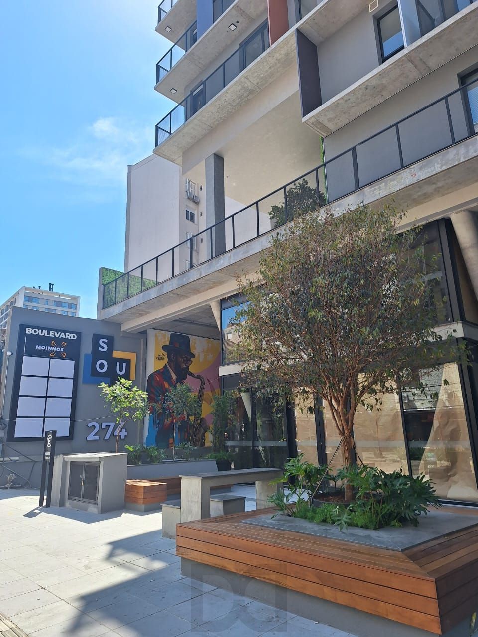 Apartamento 1D andar alto - lançamento - Cidade Baixa - Porto Alegre — foto 2