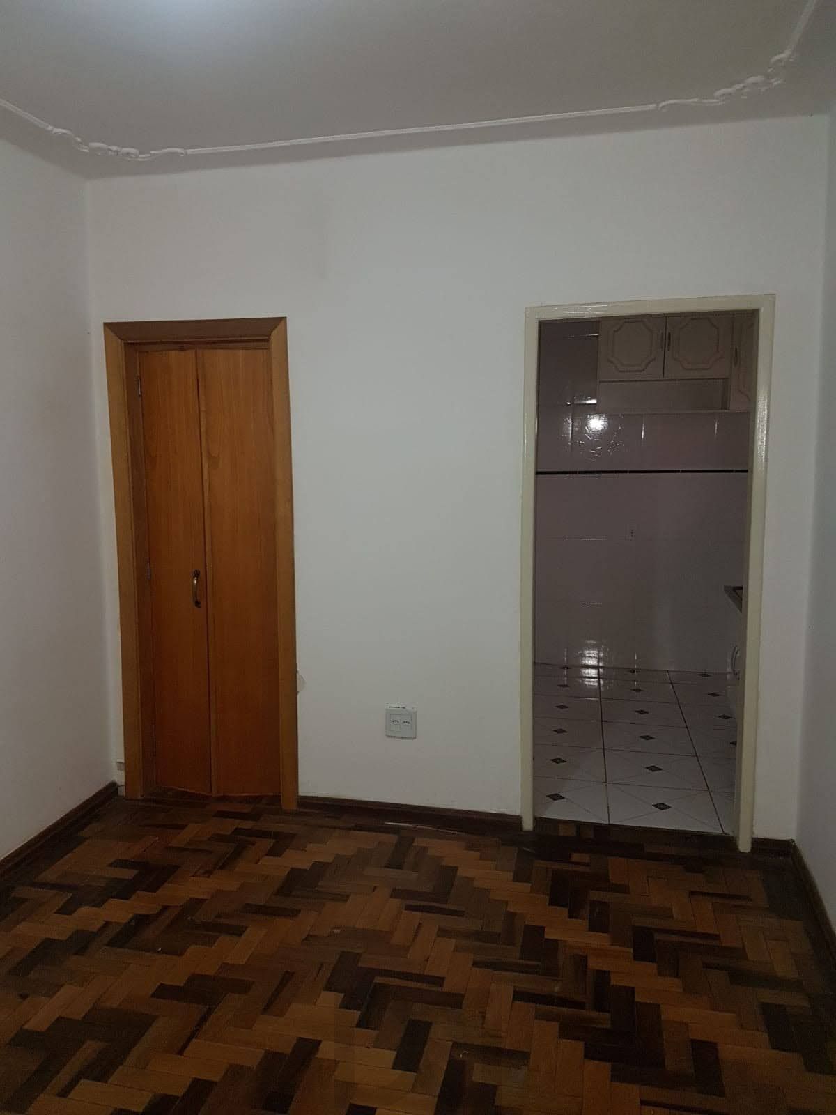 JK / Kitnet AMPLO Cidade Baixa - 1 lance de escada Preço atrativo — foto 9