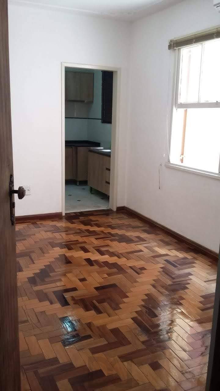 JK / Kitnet AMPLO Cidade Baixa - 1 lance de escada Preço atrativo — foto 7