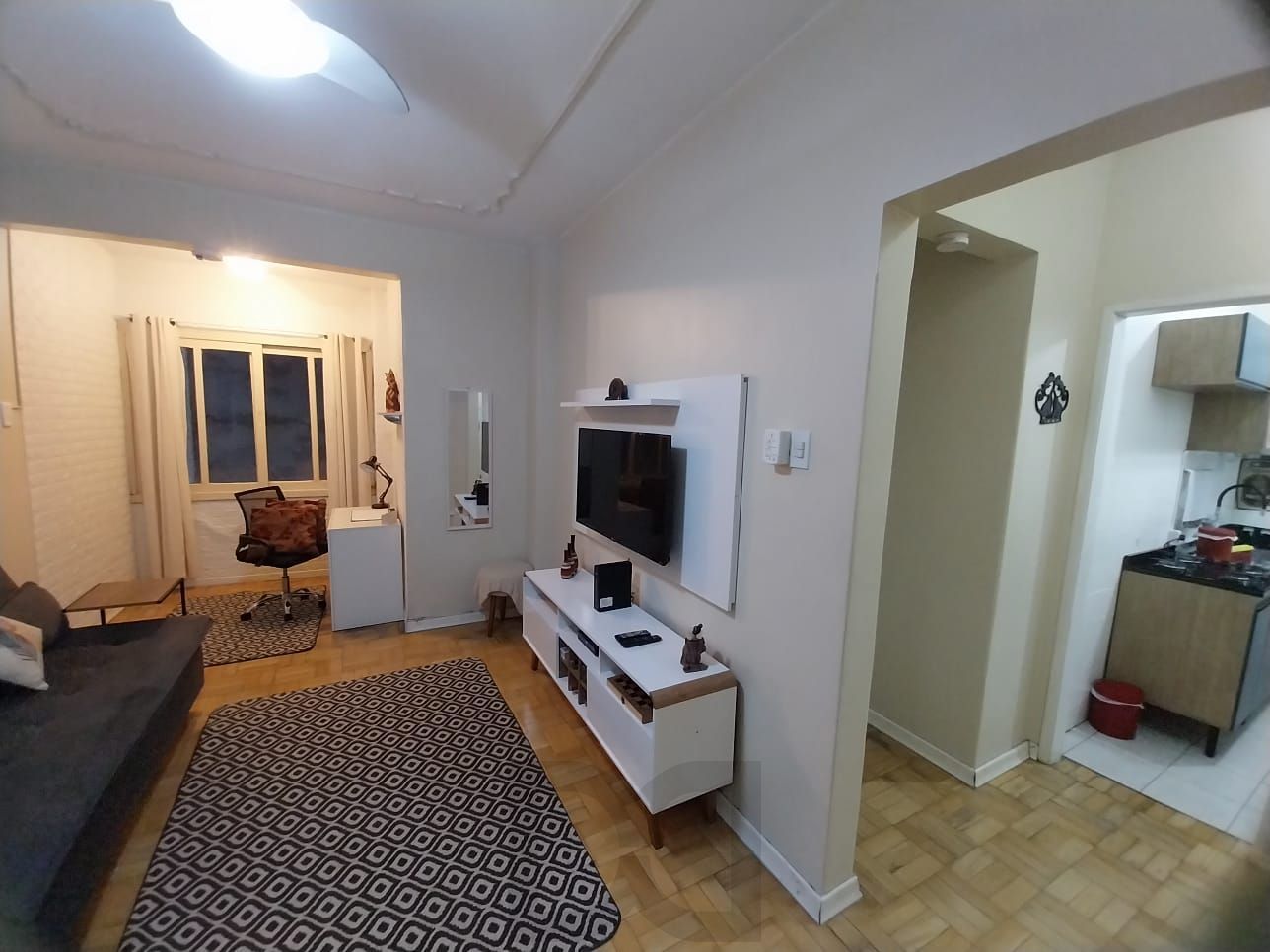 Oportunidade Excelente Apartamento 1D Mobiliado 2 piso com elevador Cidade Baixa. — foto 8