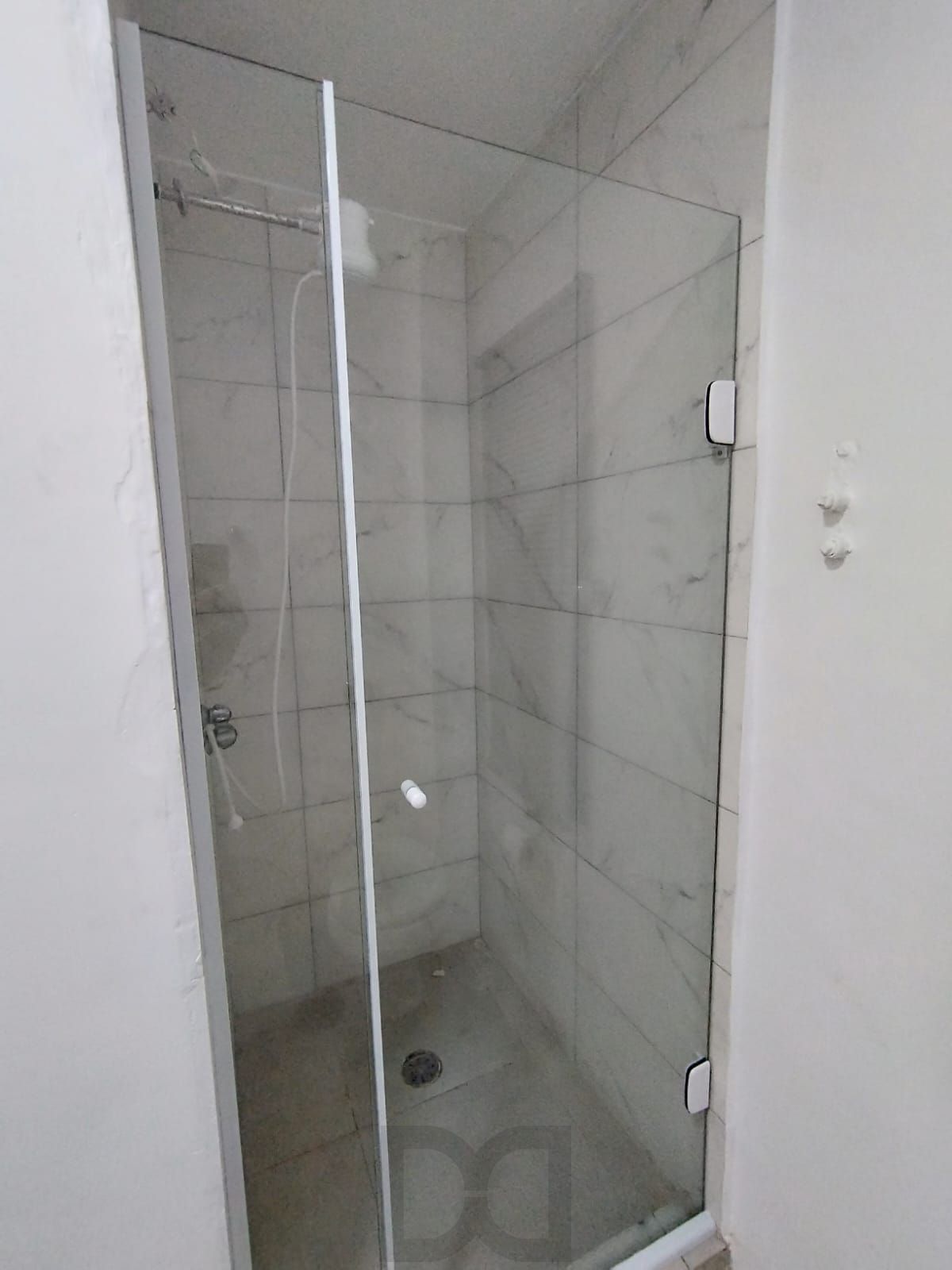 Excelente ap 1D com Suíte, cozinha planejada e banheiro reformado. Lima e Silva, centro P. Alegre -- Locado! — foto 5