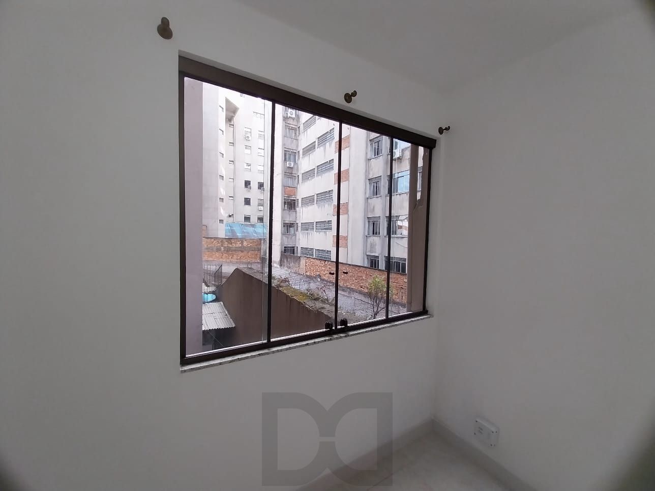 JK recém reformado, 2 piso, elevador, andradas esquina com Bento Martins, centro histórico — foto 23