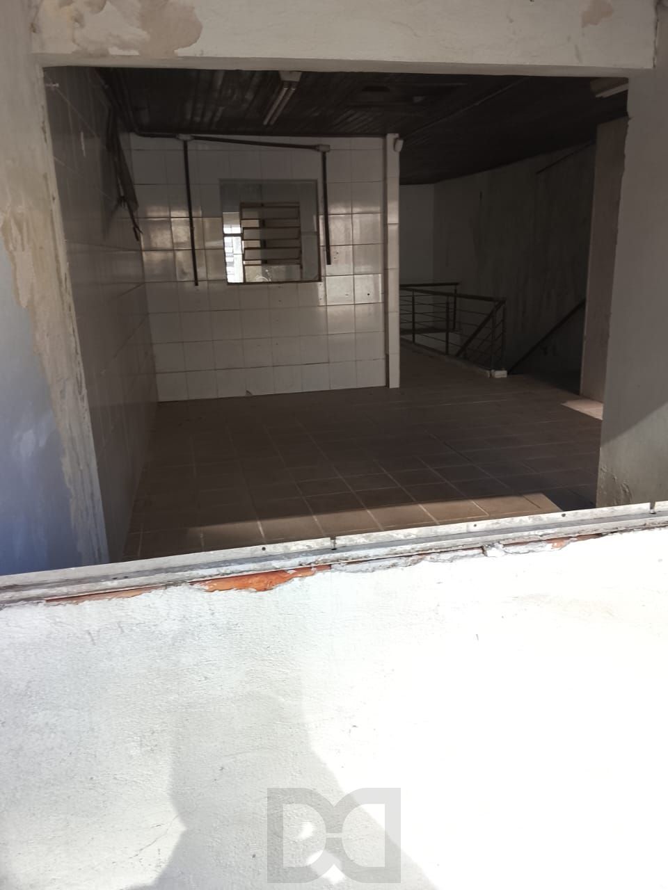 Loja Duplex na Duque de Caxias, desocupada espaço amplo. Preço atrativo. — foto 33