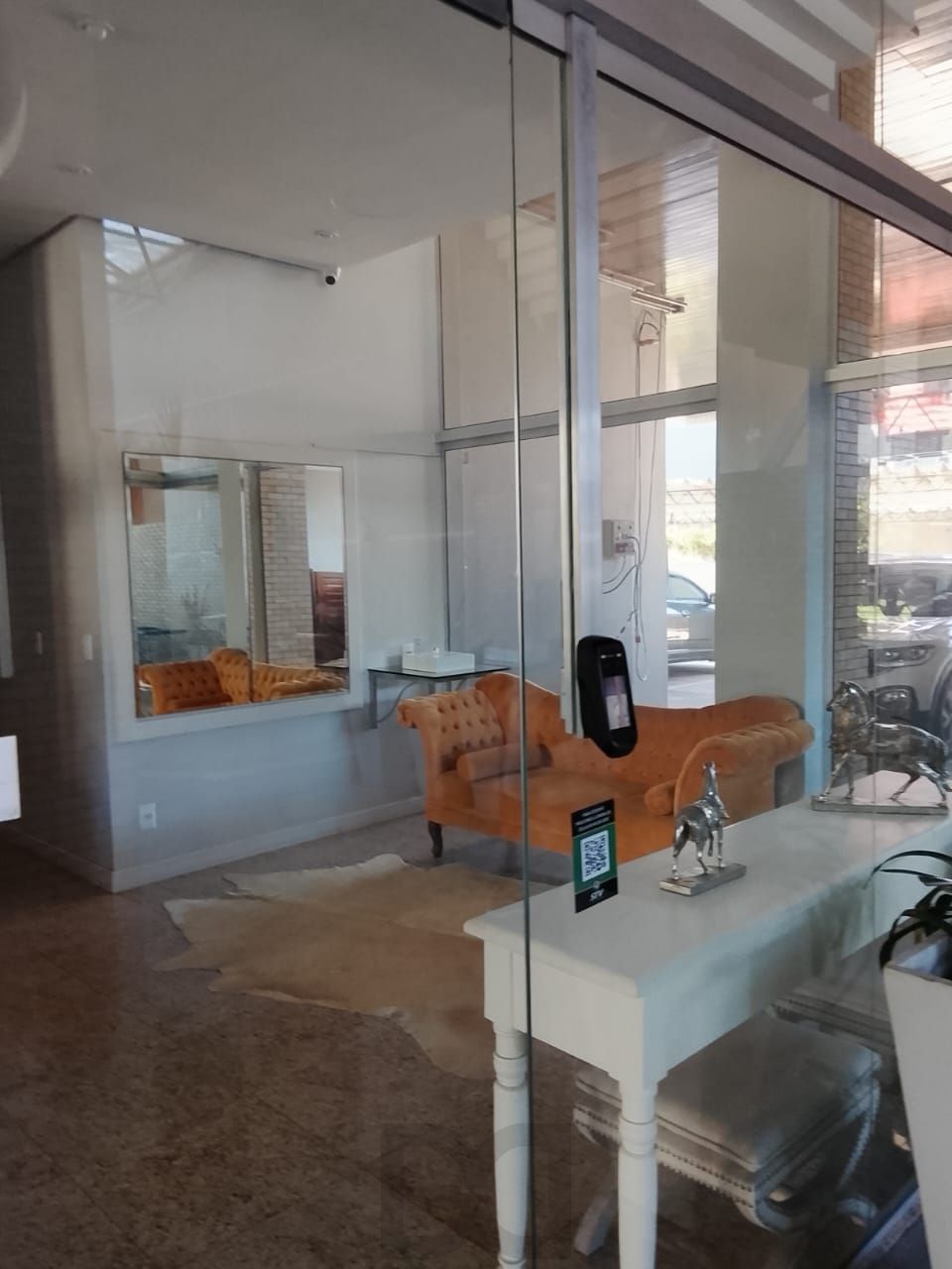 Excelente 2D C/Suíte e vaga coberta Três Figueiras - Porto Alegre — foto 11