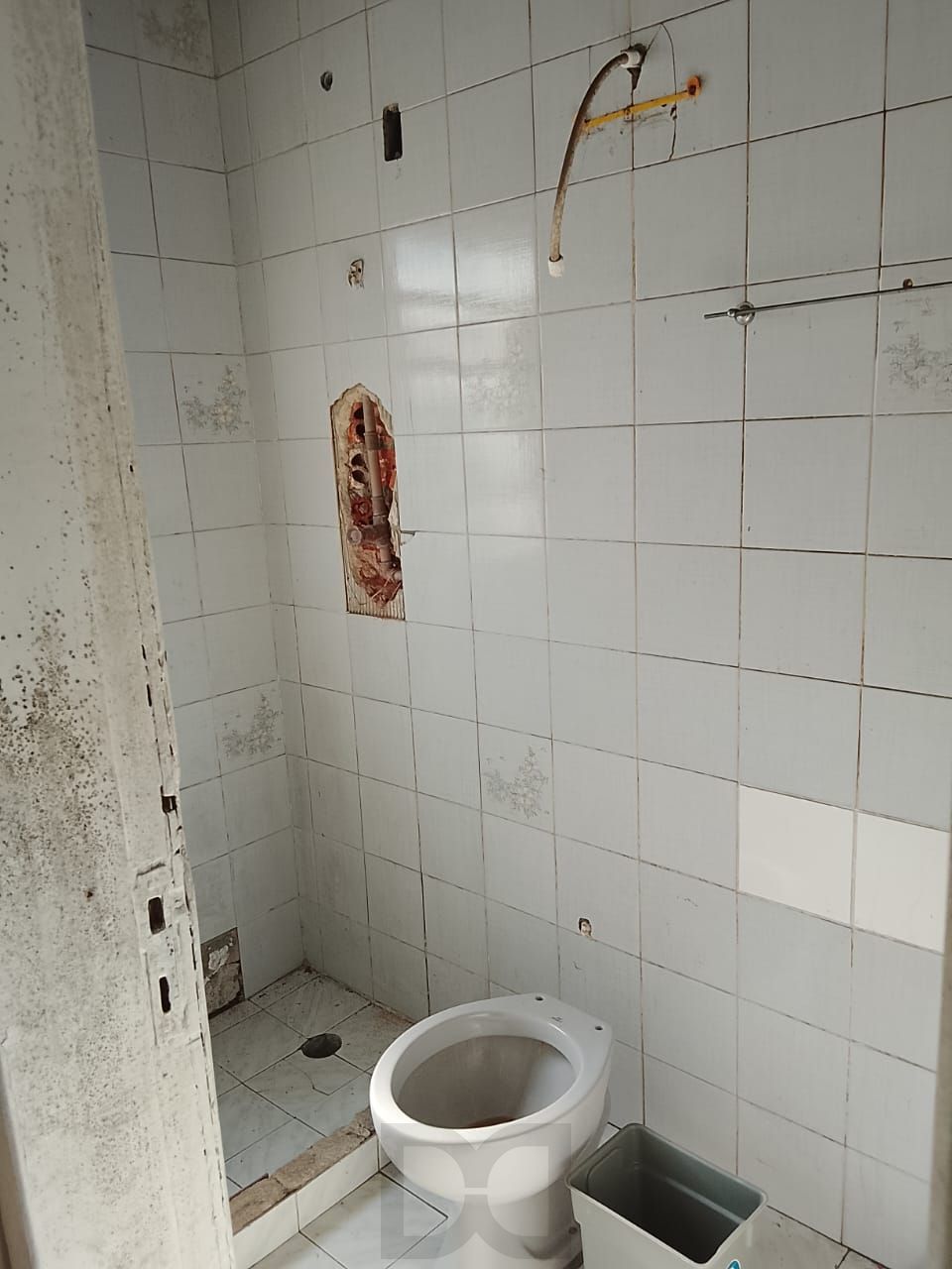 Loja Duplex na Duque de Caxias, desocupada espaço amplo. Preço atrativo. — foto 24
