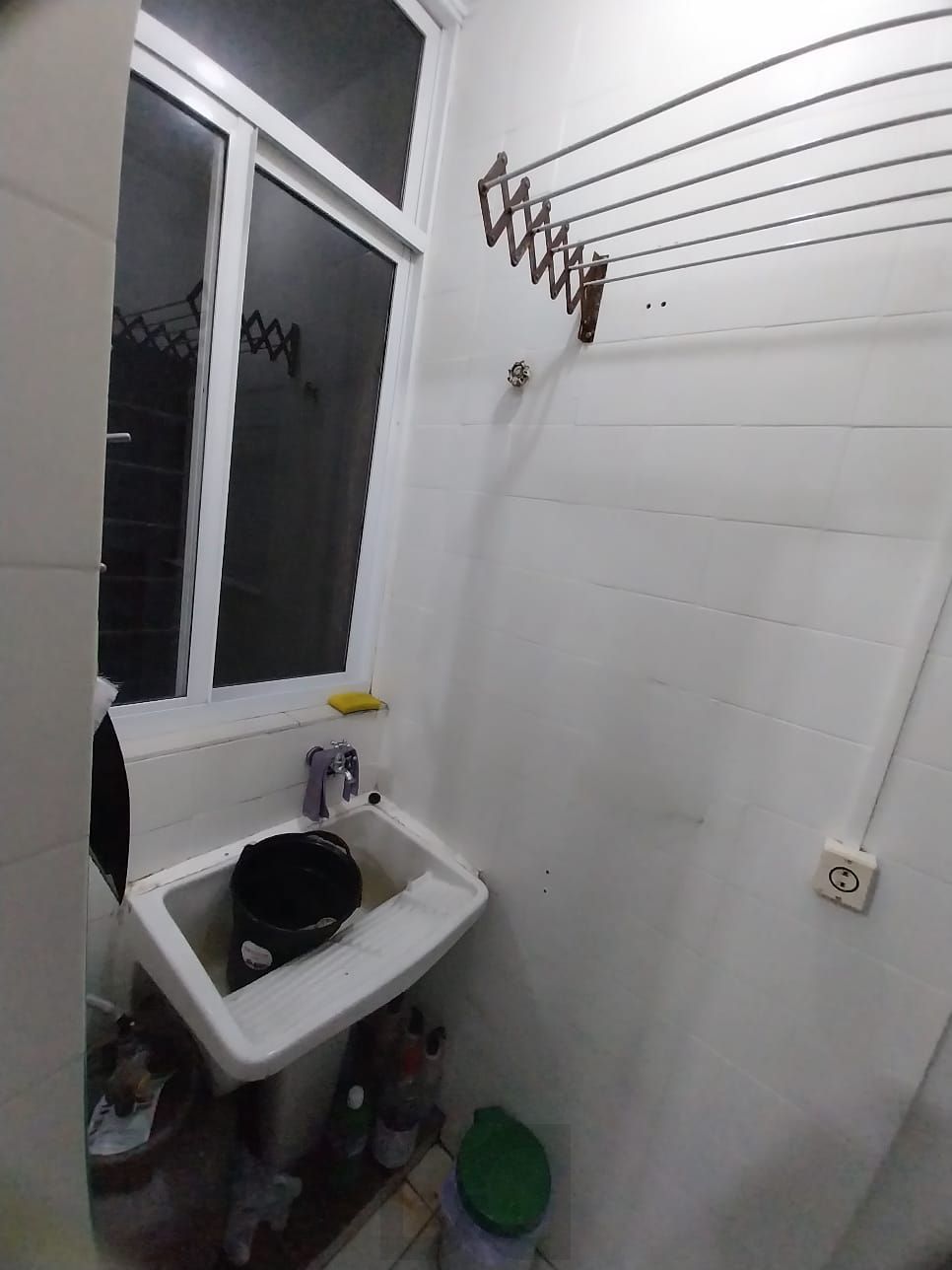 Oportunidade Excelente Apartamento 1D Mobiliado 2 piso com elevador Cidade Baixa. — foto 24