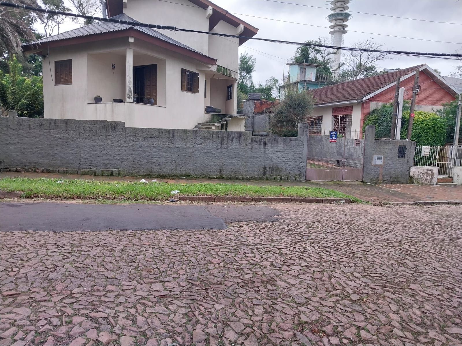 Casa ampla 5 D E 4 Banheiros, 2 vagas - Sta Tereza - Porto Alegre — foto 1