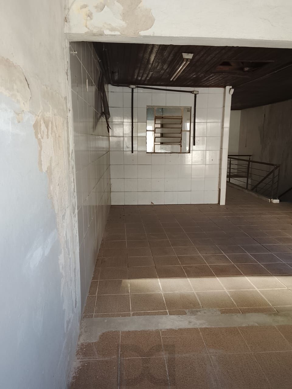 Loja Duplex na Duque de Caxias, desocupada espaço amplo. Preço atrativo. — foto 34