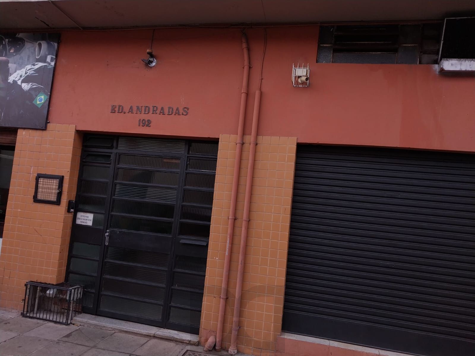 JK recém reformado, 2 piso, elevador, andradas esquina com Bento Martins, centro histórico — foto 2