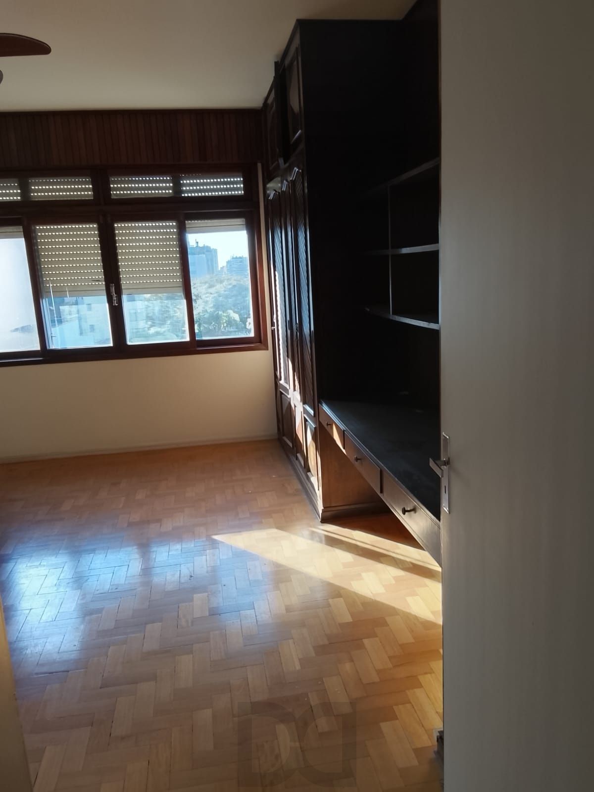 Oportunidade Única! Apartamento Semimobiliado de 3 Quartos e 1 Suíte Região Nobre em Porto Alegre — foto 39