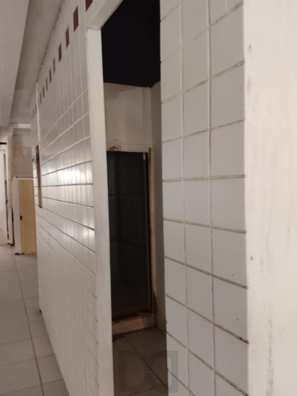 Loja Duplex na Duque de Caxias, desocupada espaço amplo. Preço atrativo. — foto 53