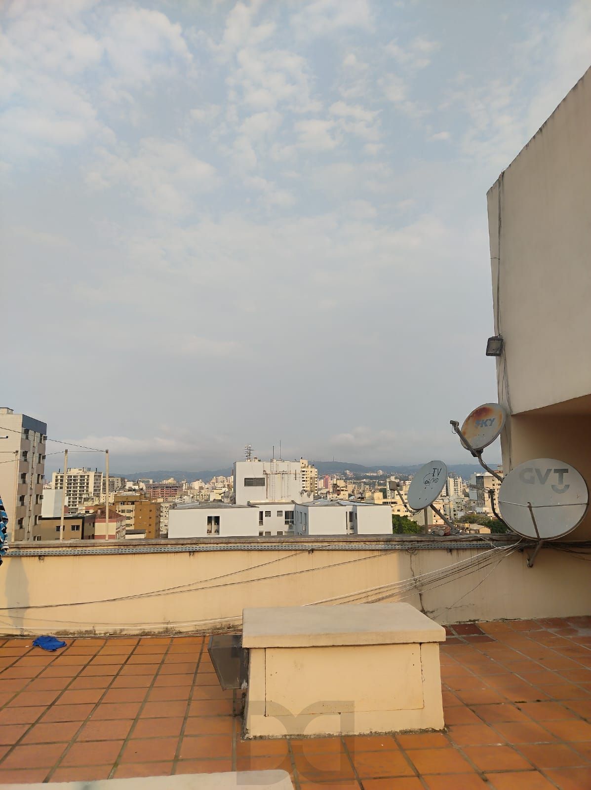 Excelente ap 1D com Suíte, cozinha planejada e banheiro reformado. Lima e Silva, centro P. Alegre -- Locado! — foto 6