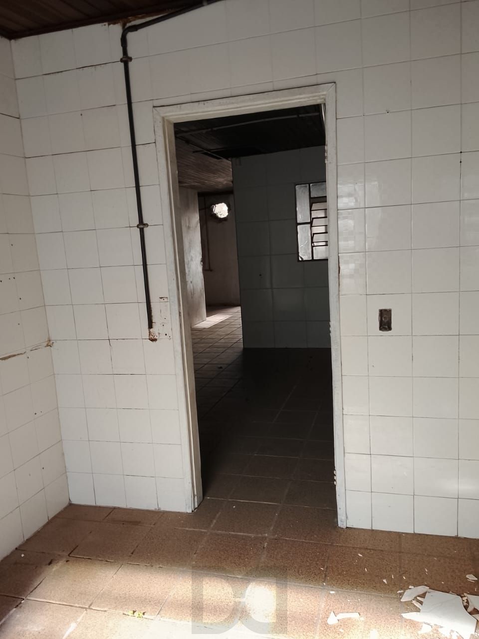 Loja Duplex na Duque de Caxias, desocupada espaço amplo. Preço atrativo. — foto 29