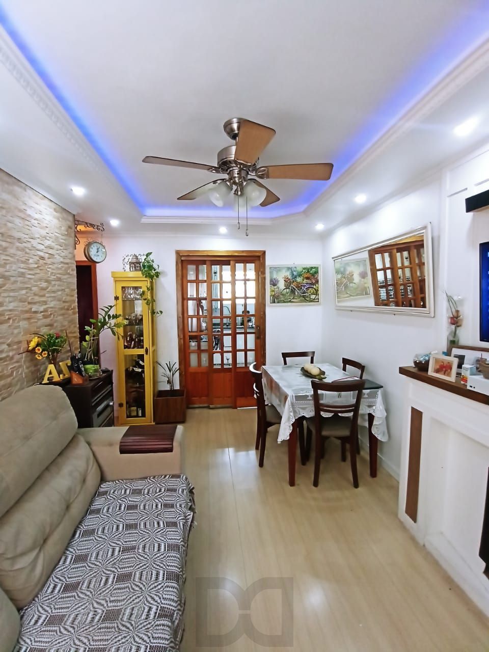 Apartamento com 2 Quartos,com box,no Bairro Humaitá — foto 11