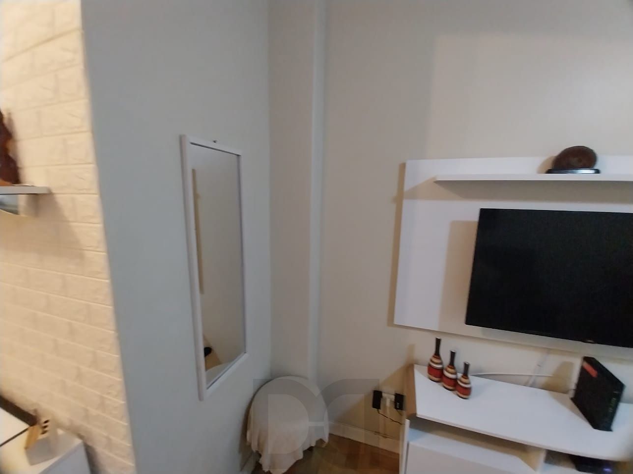 Oportunidade Excelente Apartamento 1D Mobiliado 2 piso com elevador Cidade Baixa. — foto 11