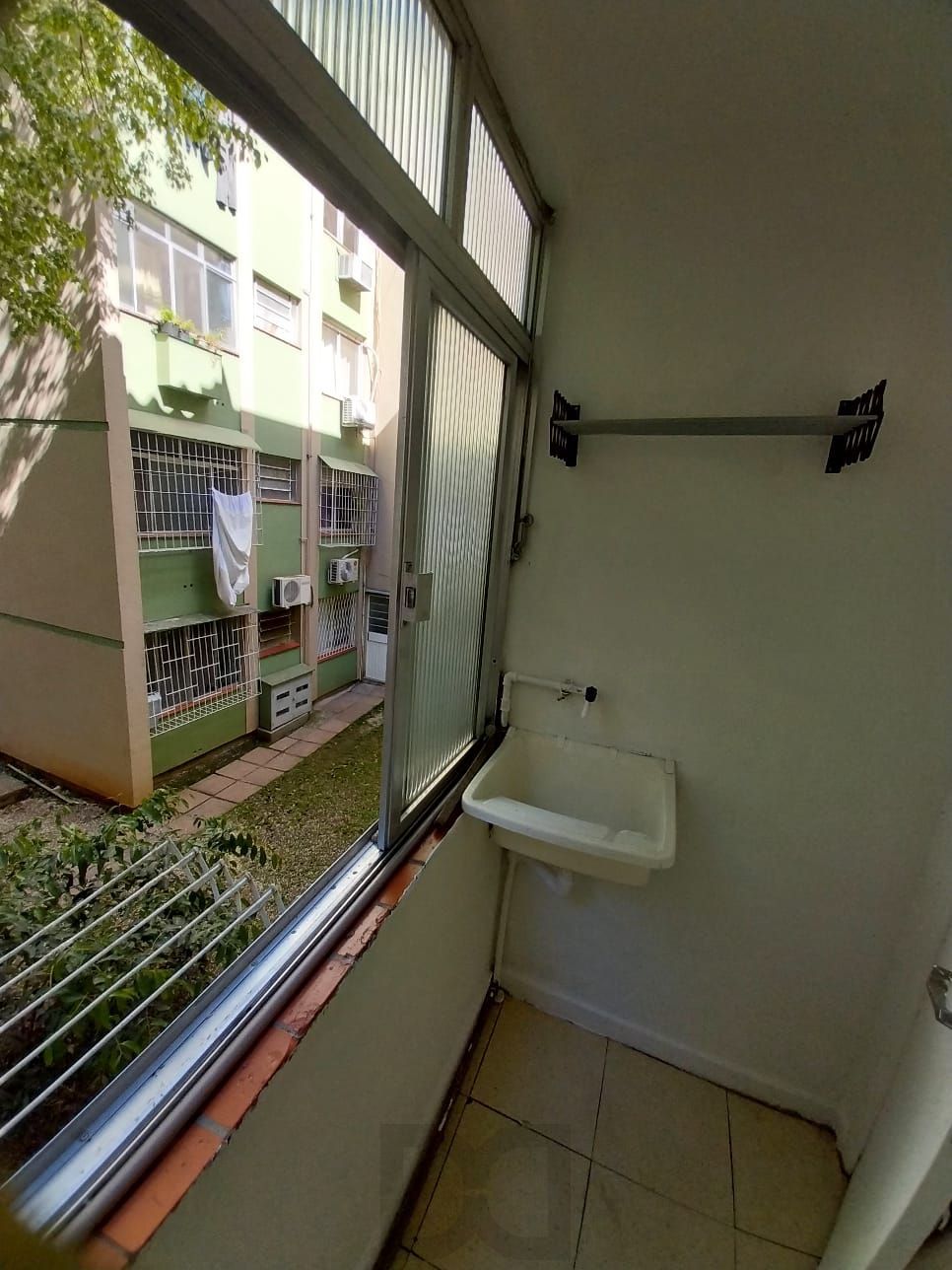 Apto 1D desocupado com BOX no Humaitá P. Alegre, Preço Atrativo — foto 27
