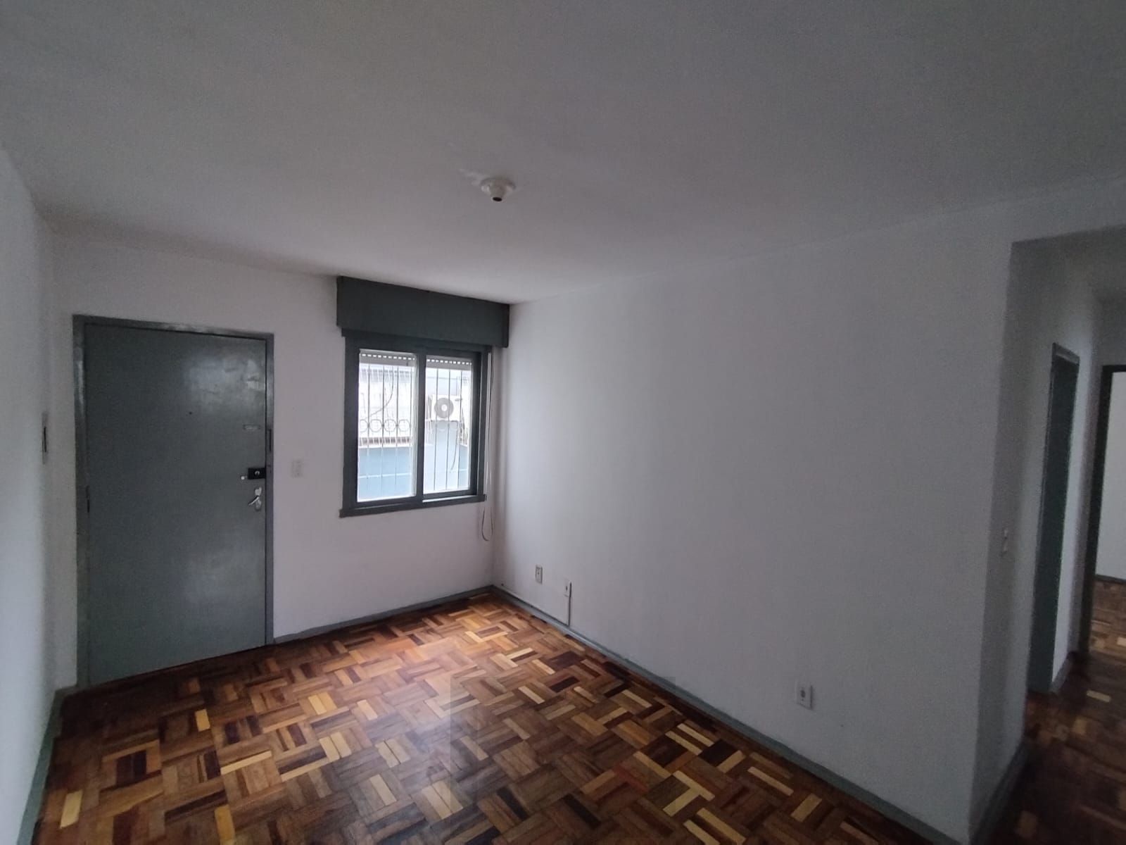 Aptº 3D, com Box escriturado, coberto e fechado, Preço Atrativo! — foto 3