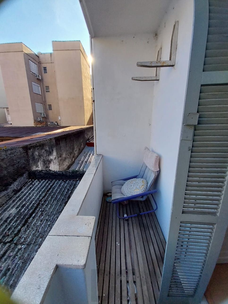 Oportunidade apto 2 dormitórios, c/ sacada em um deles e área de serviço. Centro Histórico P. Alegre. — foto 8