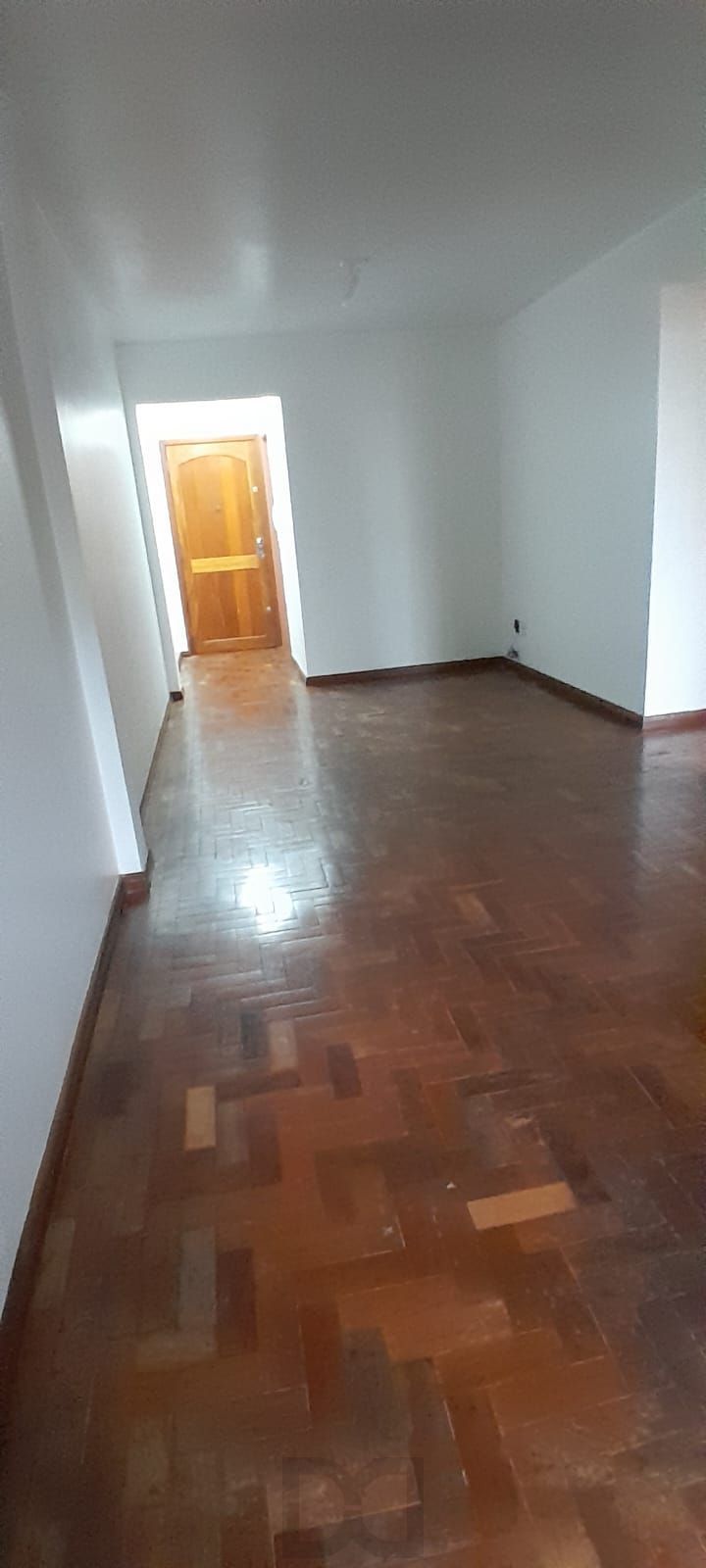 Prédio com 06 apartamentos, 02 Coberturas, com vagas. Bairro Independência. — foto 37