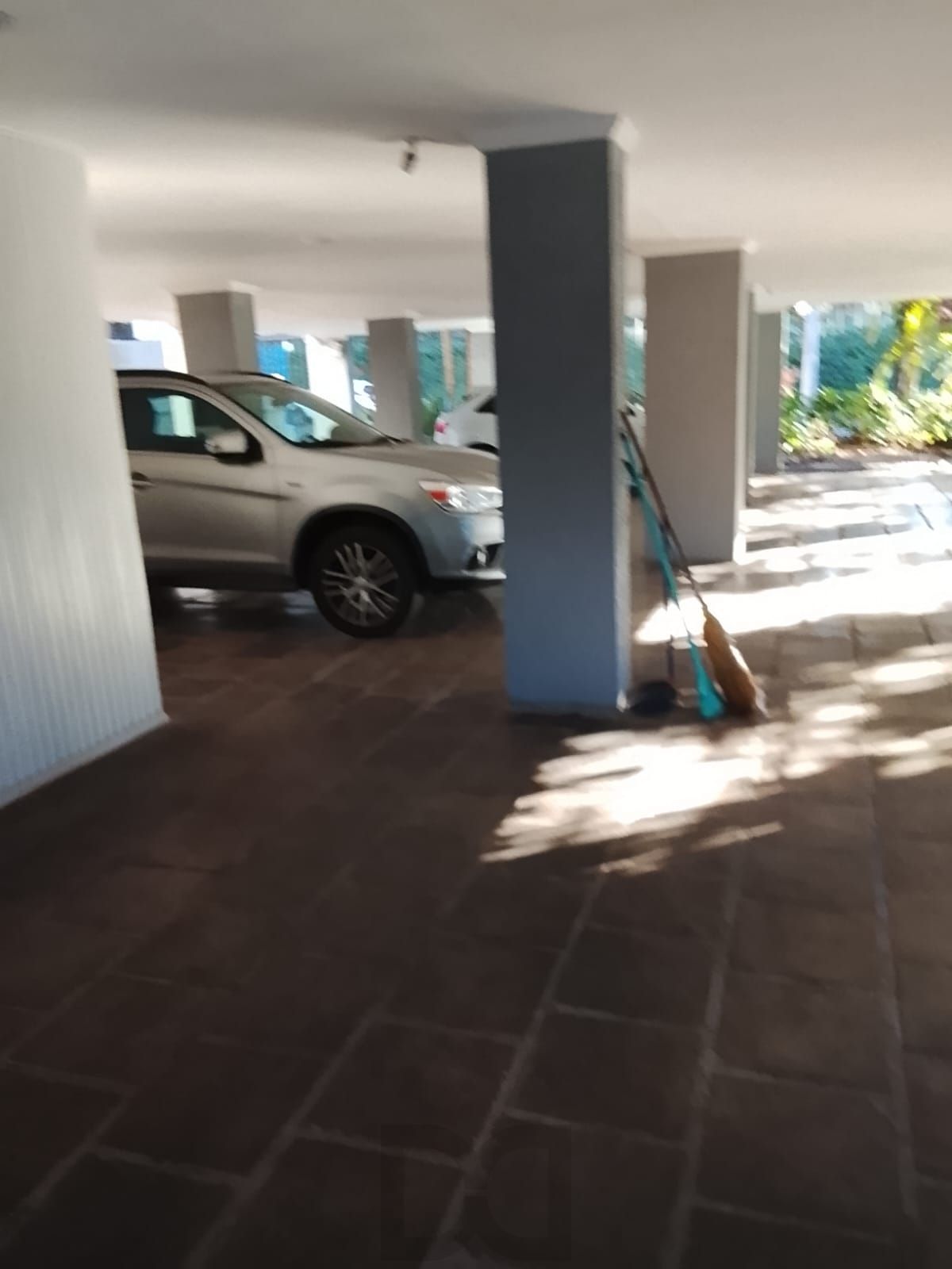 Oportunidade Única! Apartamento Semimobiliado de 3 Quartos e 1 Suíte Região Nobre em Porto Alegre — foto 8