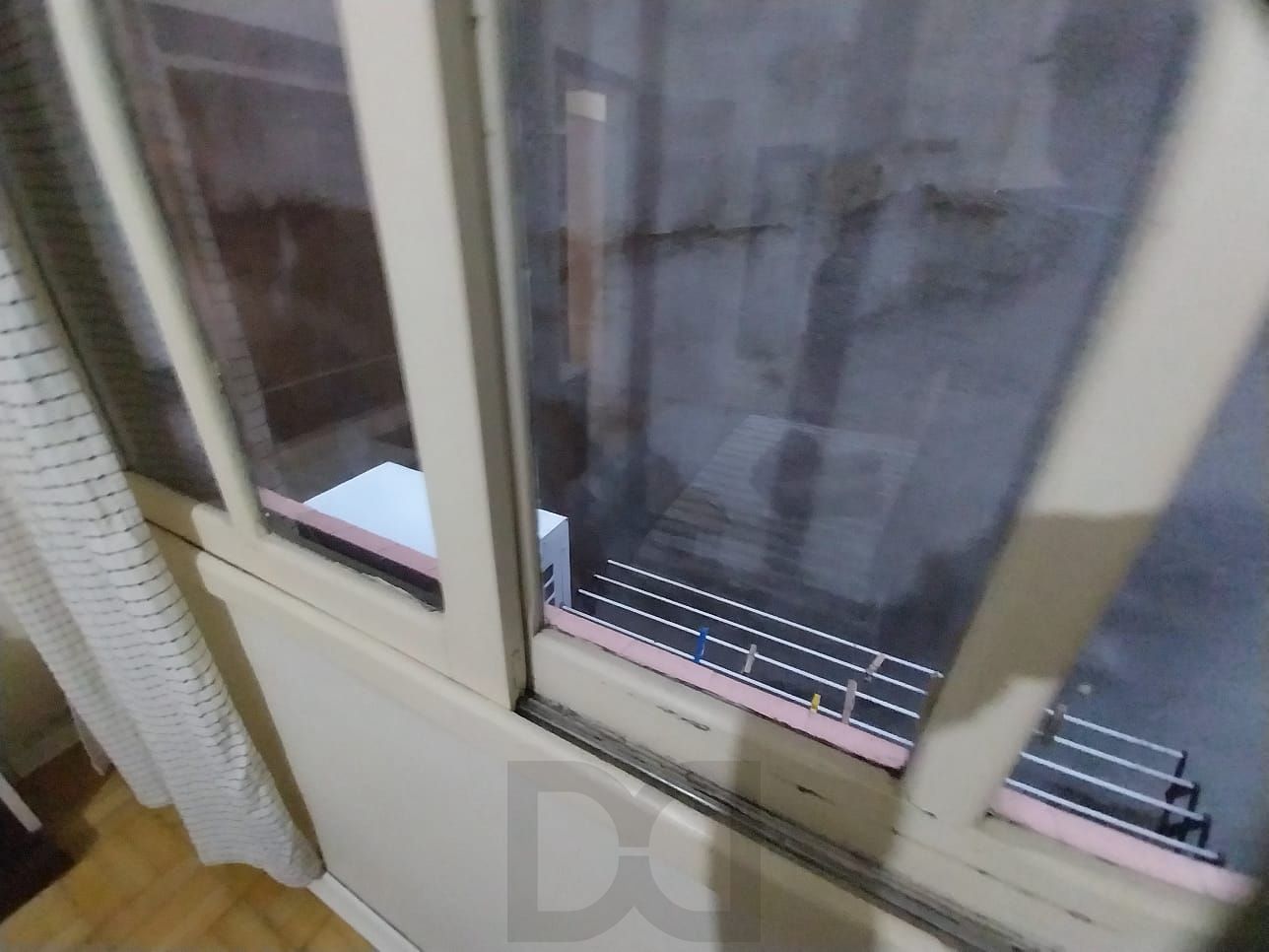 Oportunidade Excelente Apartamento 1D Mobiliado 2 piso com elevador Cidade Baixa. — foto 40