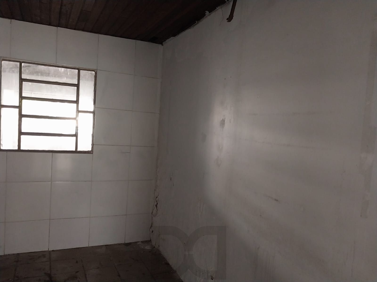 Loja Duplex na Duque de Caxias, desocupada espaço amplo. Preço atrativo. — foto 6