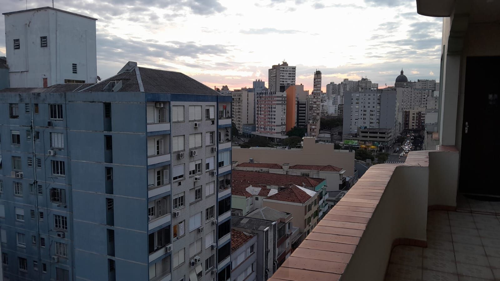 Investidores - Excelente e amplo apartamento 2D LOCADO na Cidade Baixa, Porto Alegre. — foto 6