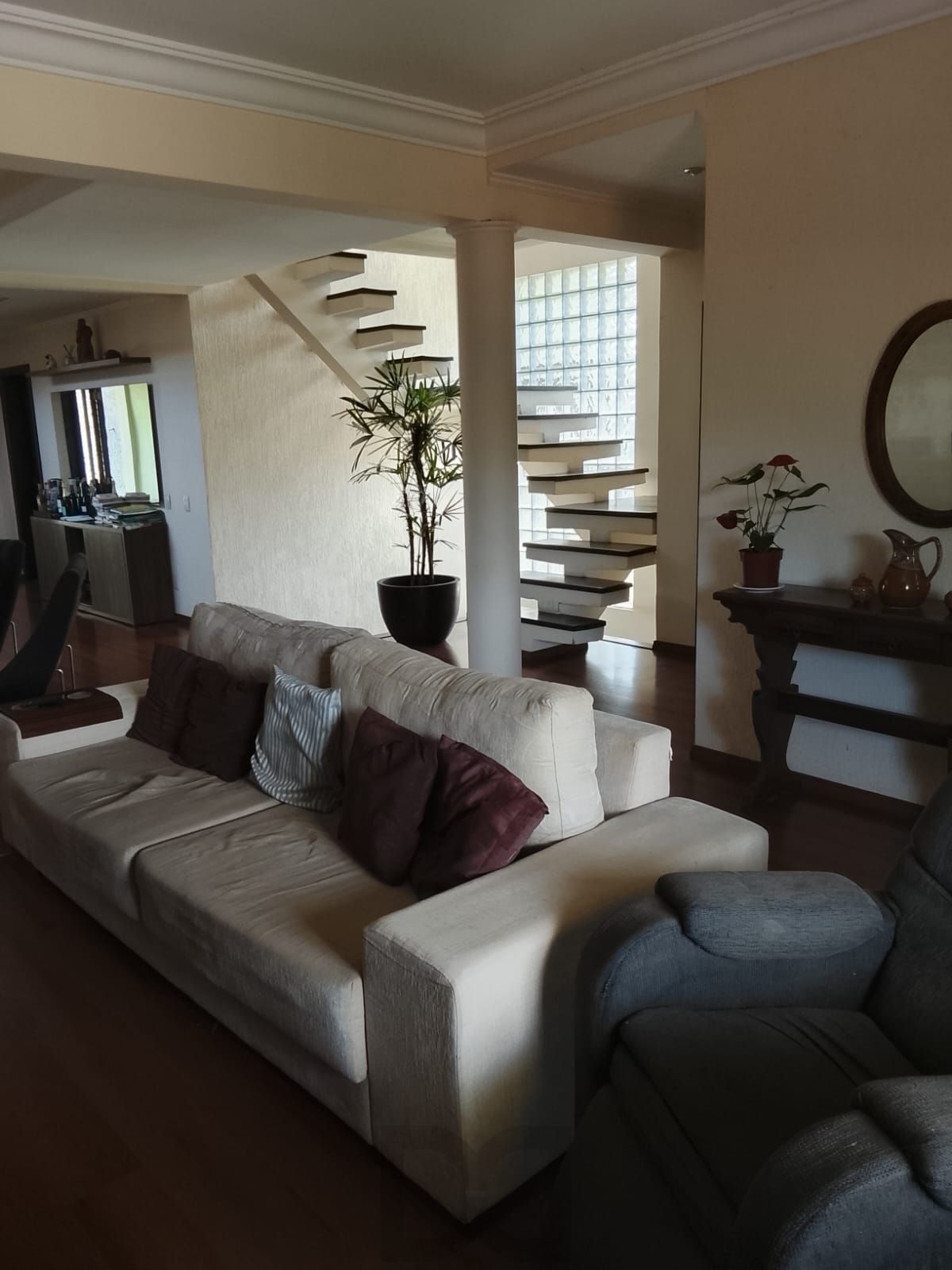 CASA / SOBRADO 5D e 10 vagas 3 Banheiros - Pátio enorme c/ Jacuzi e Pergolado - Living 3 ambientes - Sta Teresa — foto 12