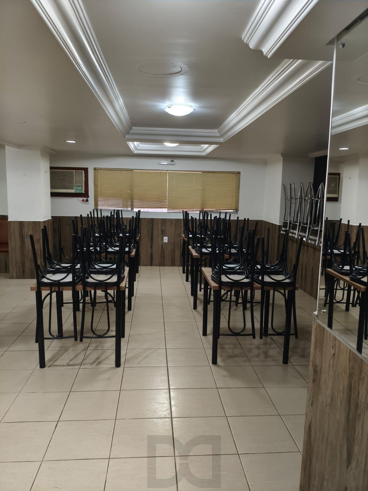 Oportunidade 2D, 2 Banheiros - Cidade Baixa - Porto Alegre - Preço Atrativo — foto 23