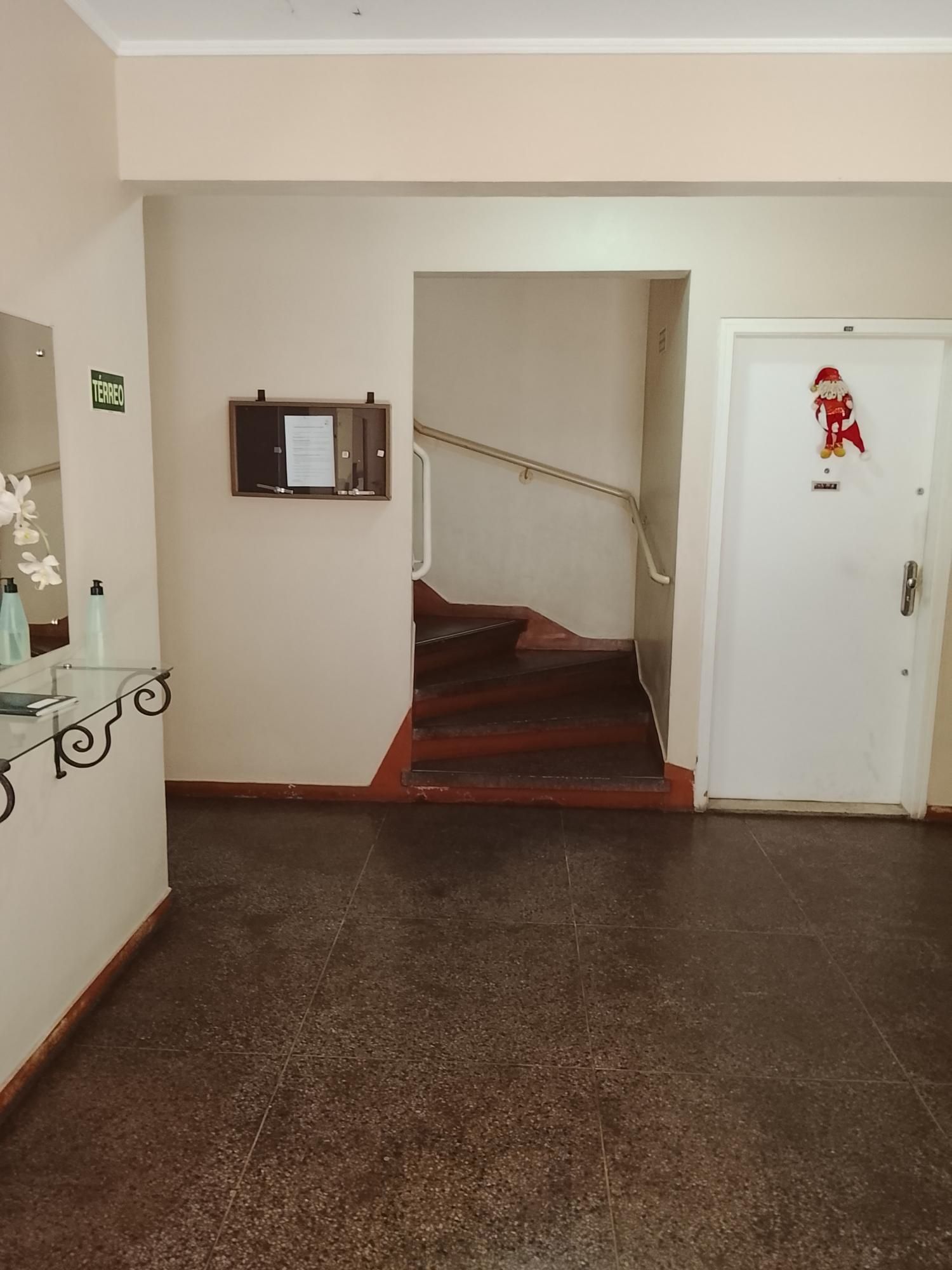 Ótimo apartamento 1D, desocupado na Medianeira, preço atrativo. — foto 49