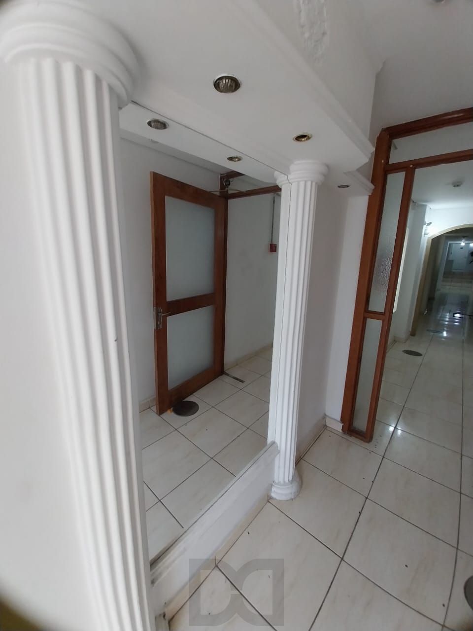 JK na Cidade Baixa, 2 piso, elevador, Preço atrativo. — foto 3