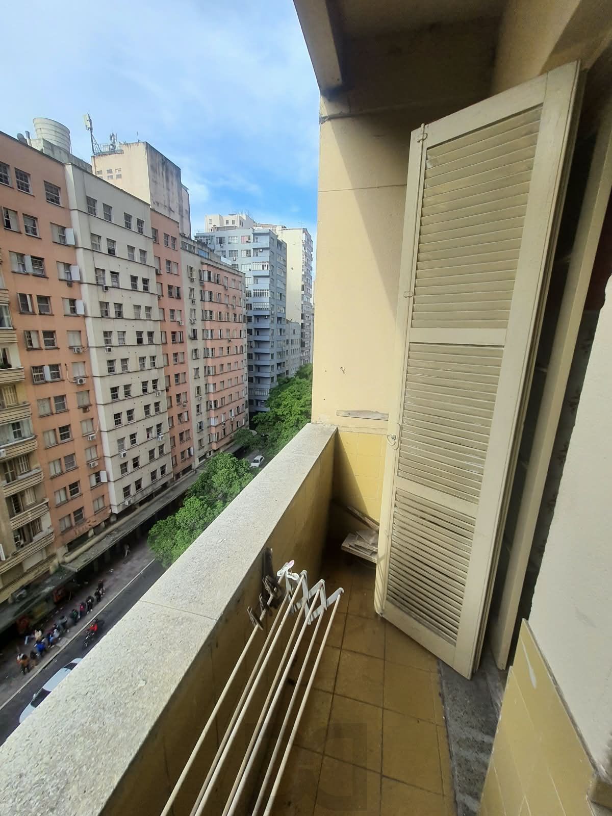 Conjunto comercial com Hall, 2 salas, sacada e Banheiro na Salgado filho - Centro Histórico! — foto 15