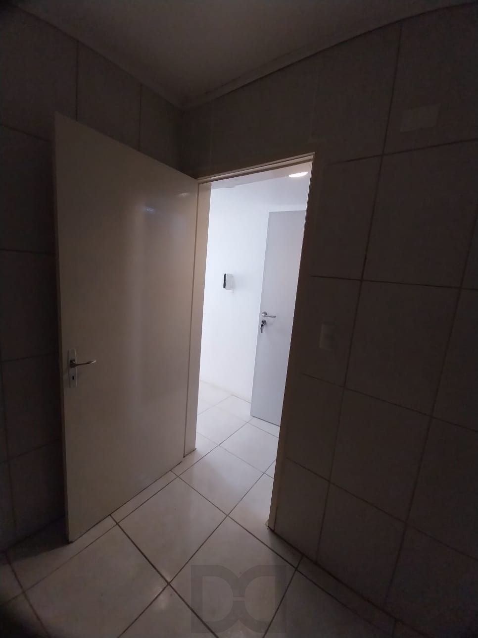 JK na Cidade Baixa, 2 piso, elevador, Preço atrativo. — foto 42