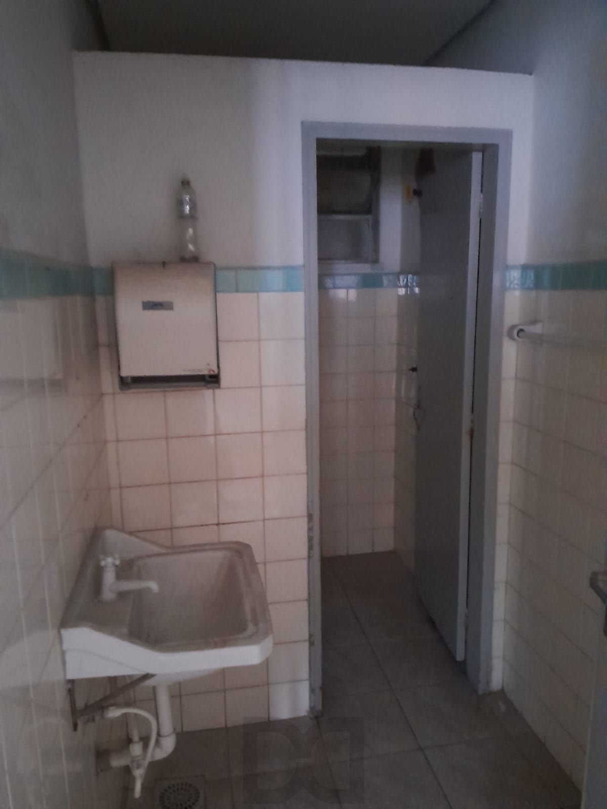 Salas com meio andar,para empresas ou órgãos públicos com 262,41m2 ,Centro — foto 22