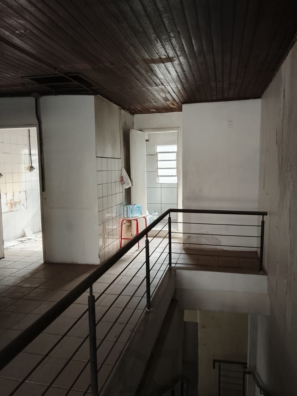 Loja Duplex na Duque de Caxias, desocupada espaço amplo. Preço atrativo. — foto 13