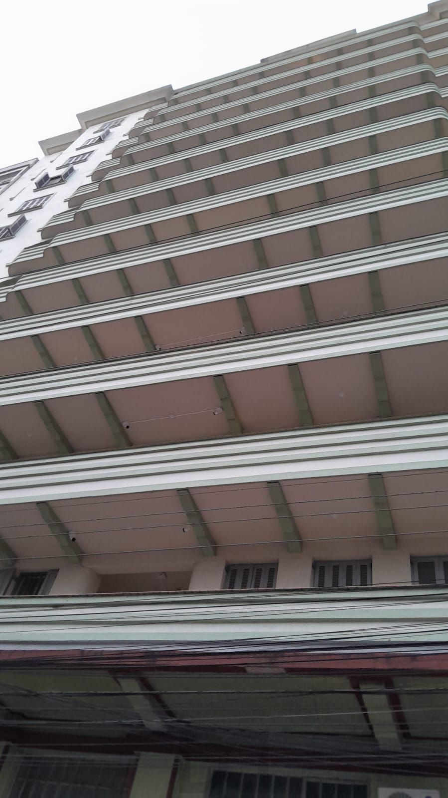 Investidores - Excelente e amplo apartamento 2D LOCADO na Cidade Baixa, Porto Alegre. — foto 1