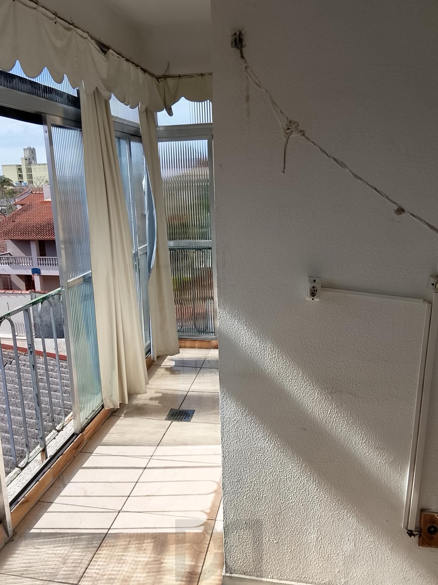 Ótimo apartamento 1D, desocupado na Medianeira, preço atrativo. — foto 17
