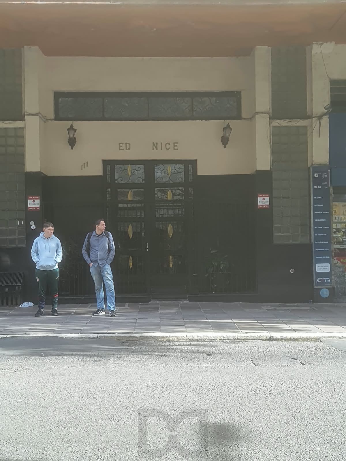 Conjunto comercial com Hall, 2 salas, sacada e Banheiro na Salgado filho - Centro Histórico! — foto 5