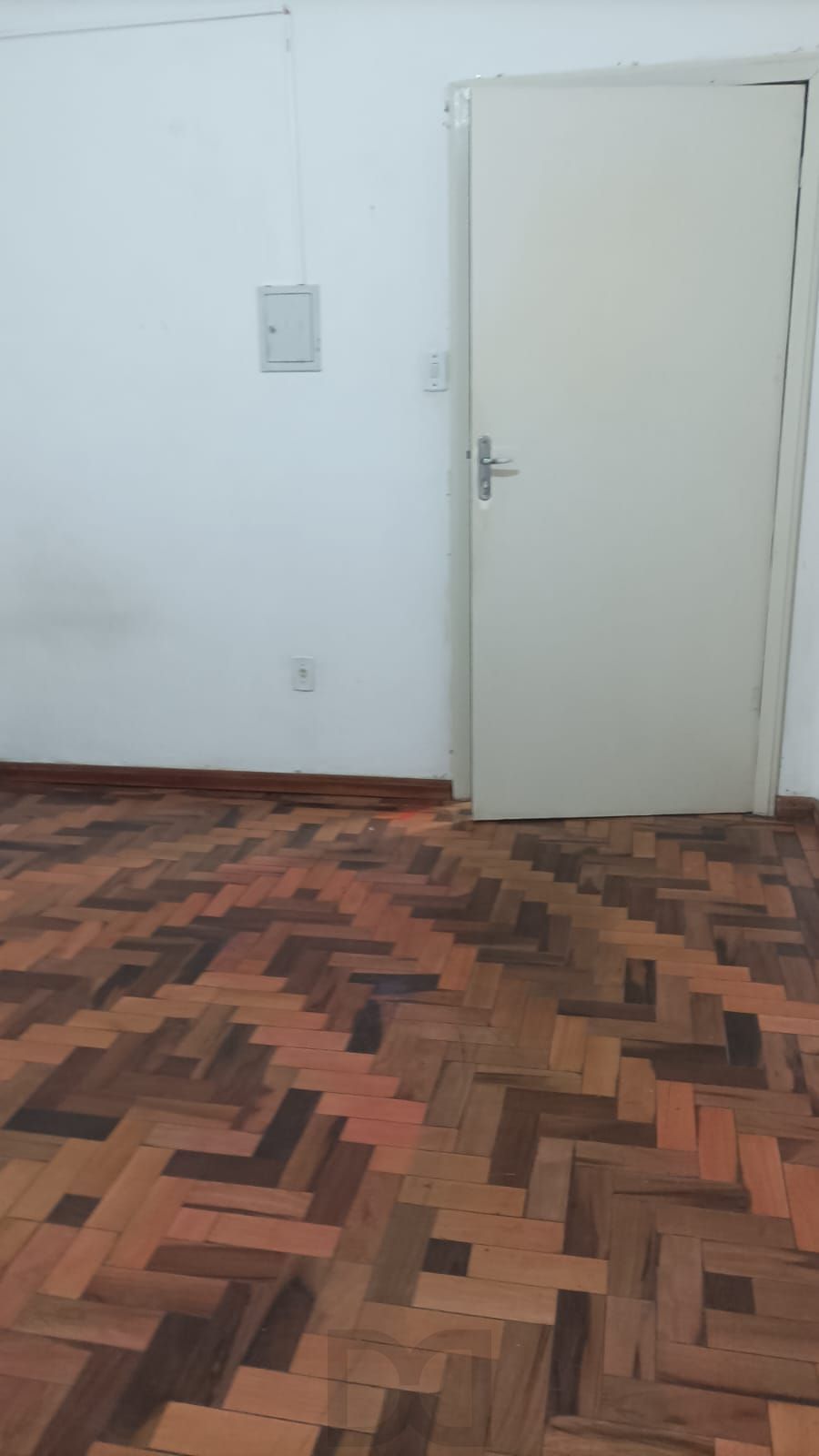 JK / Kitnet AMPLO Cidade Baixa - 1 lance de escada Preço atrativo — foto 21