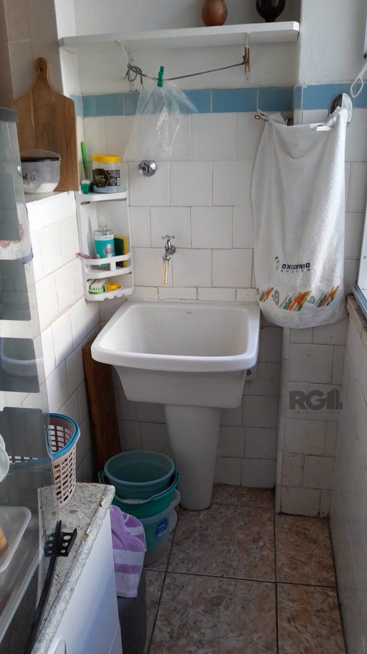 Apartamento 2 Dormitórios,box,elevador,Bairro Centro Histórico — foto 15