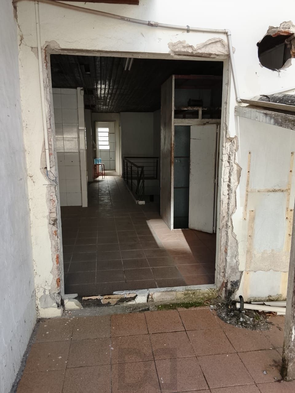 Loja Duplex na Duque de Caxias, desocupada espaço amplo. Preço atrativo. — foto 38