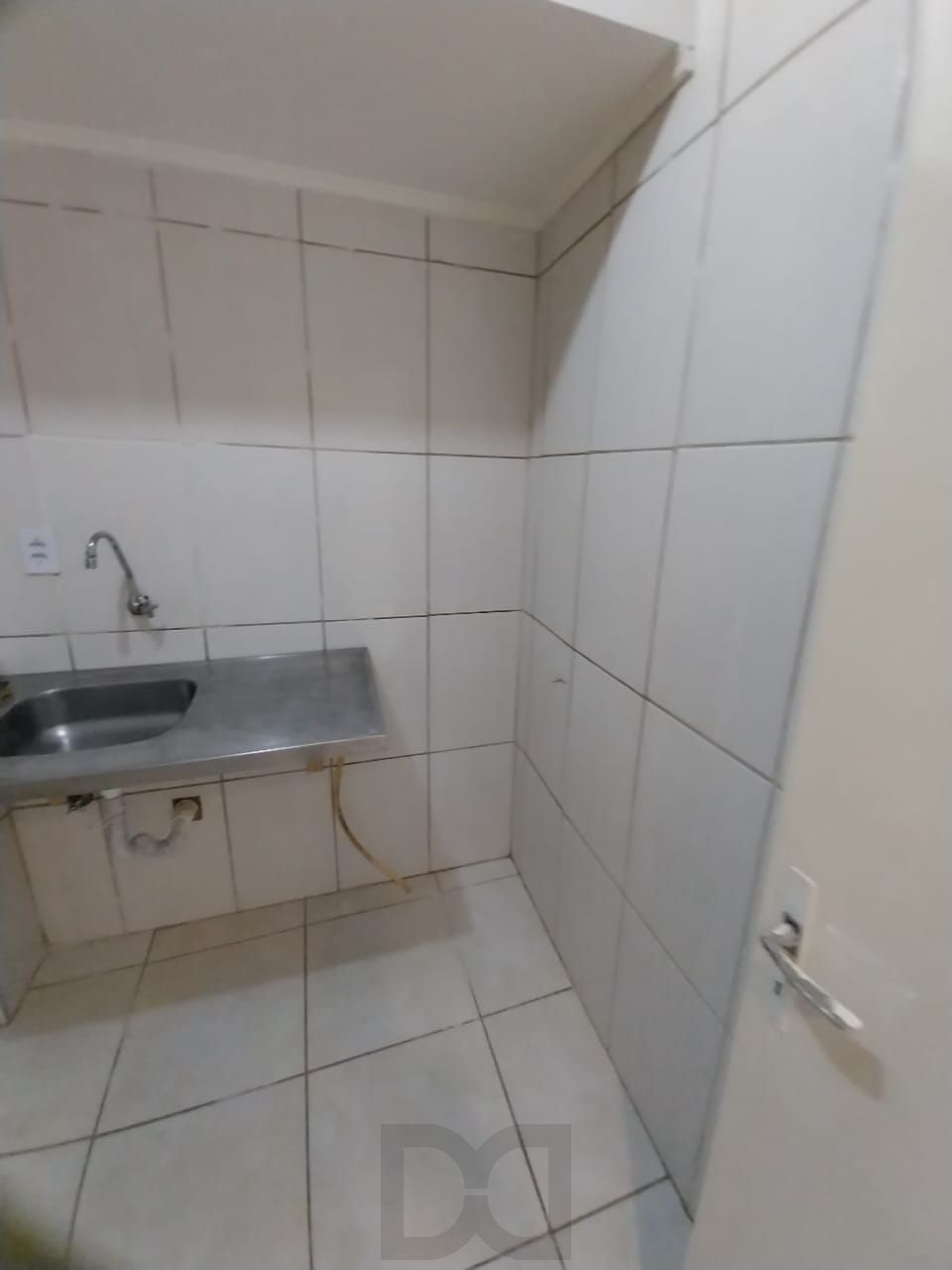 JK na Cidade Baixa, 2 piso, elevador, Preço atrativo. — foto 29