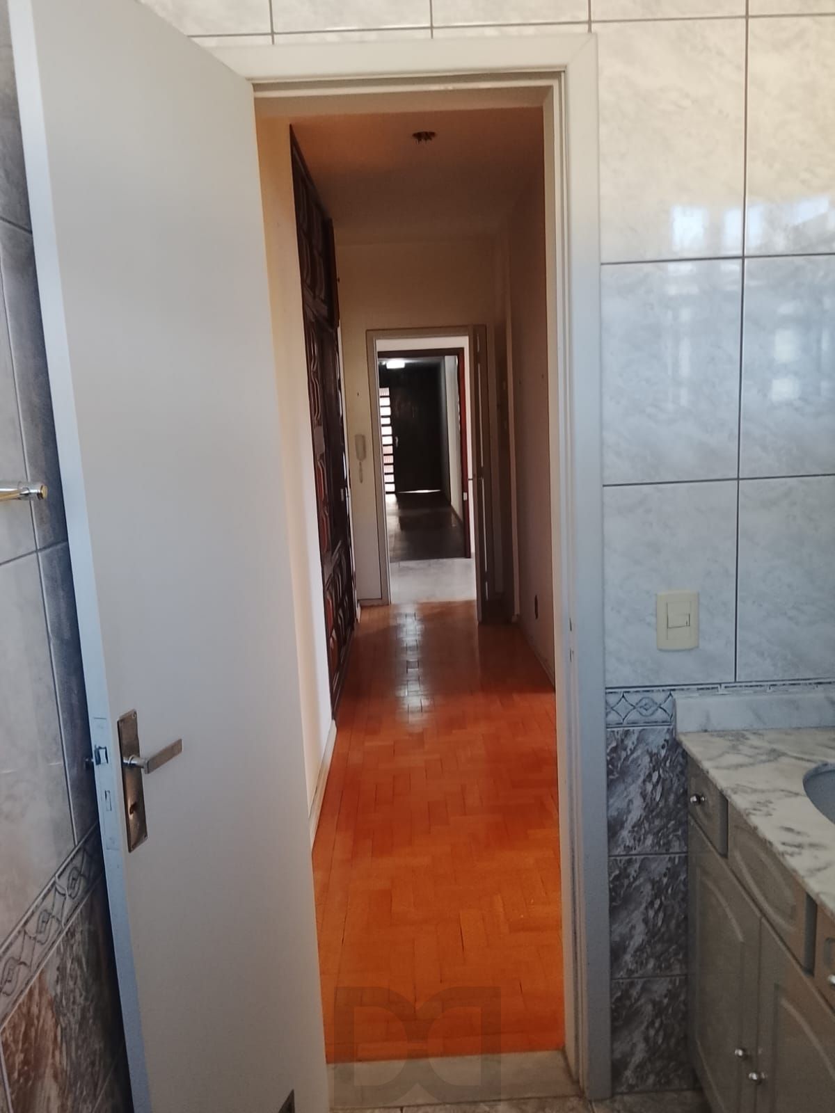 Oportunidade Única! Apartamento Semimobiliado de 3 Quartos e 1 Suíte Região Nobre em Porto Alegre — foto 35